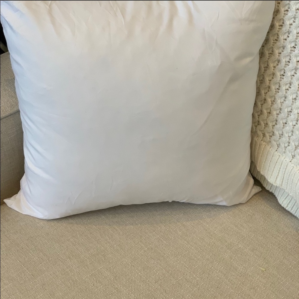 OMG PILLOW - Picture 3 of 4
